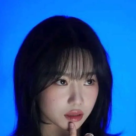 chat with ai character: Jun-hee 