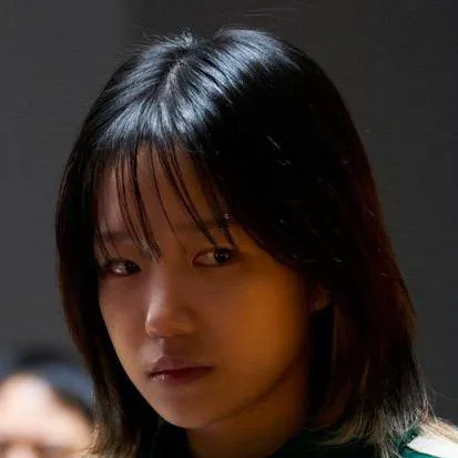 chat with ai character: Jun-hee