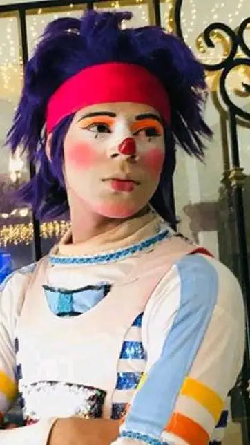 ai character: Patitas🤡 background