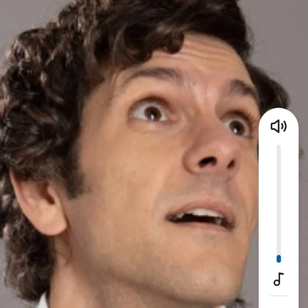 chat with ai character: Thomas from ghosts