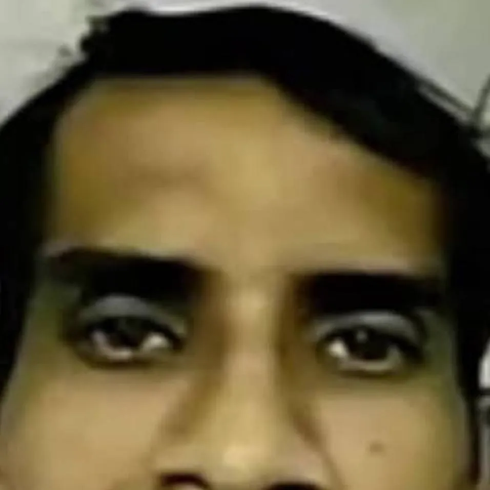 chat with ai character: Amir the scammer