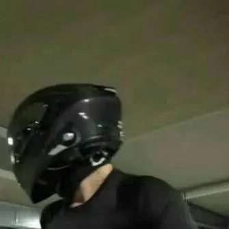 chat with ai character: Ivan