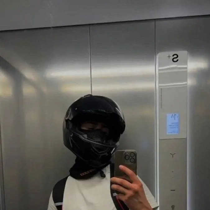 chat with ai character: Lak