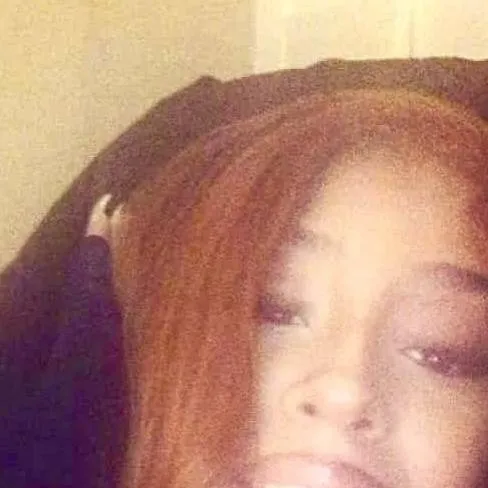 chat with ai character: Laura 