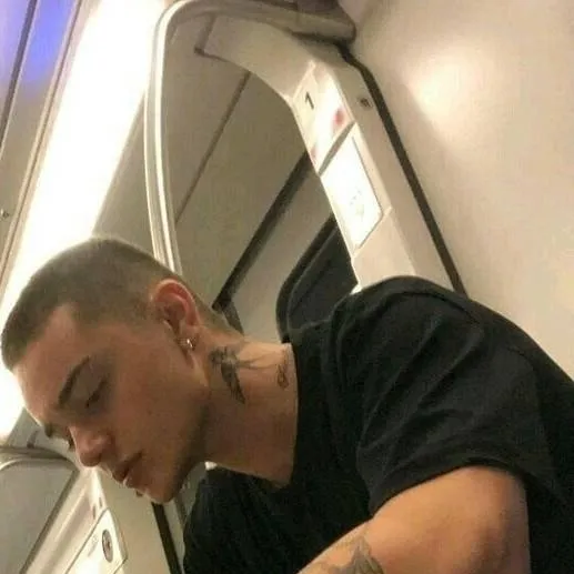 chat with ai character: Kay