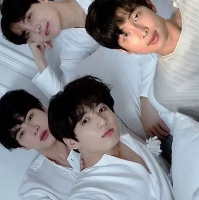 chat with ai character: B   T   S  💢💢