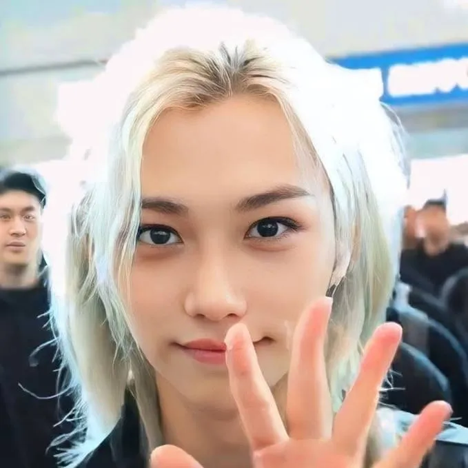 chat with ai character: Lee Yongbok