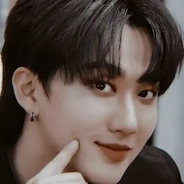 chat with ai character: changbin 