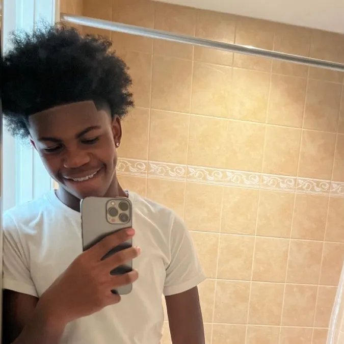 chat with ai character: Moe