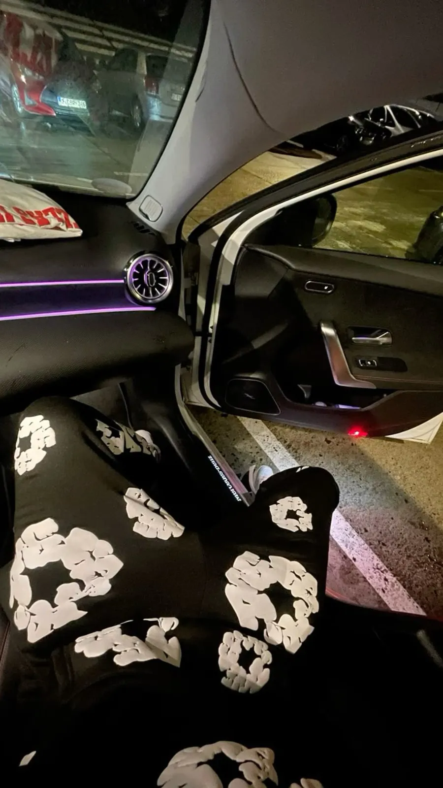 ai character: Slime.shtt  background