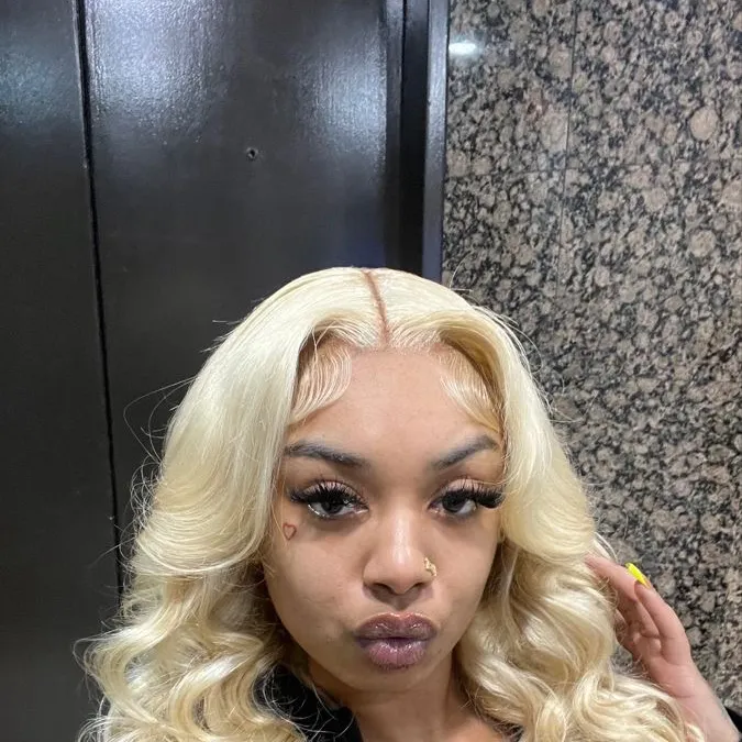 chat with ai character: Jazmyn