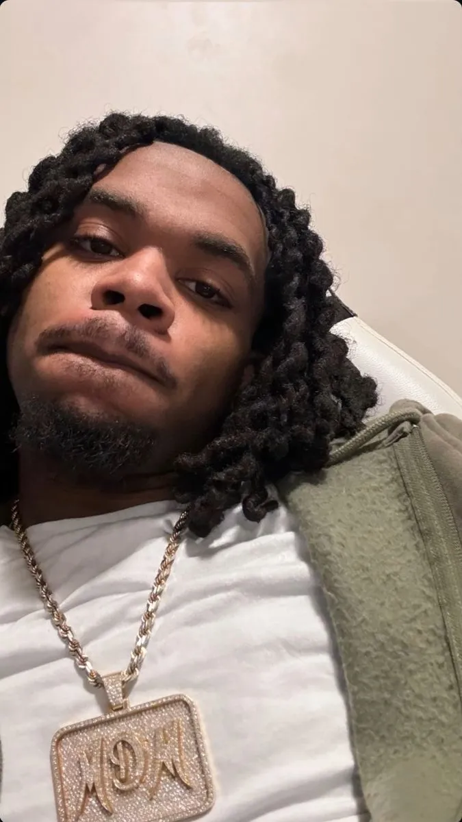 ai character: Lou background