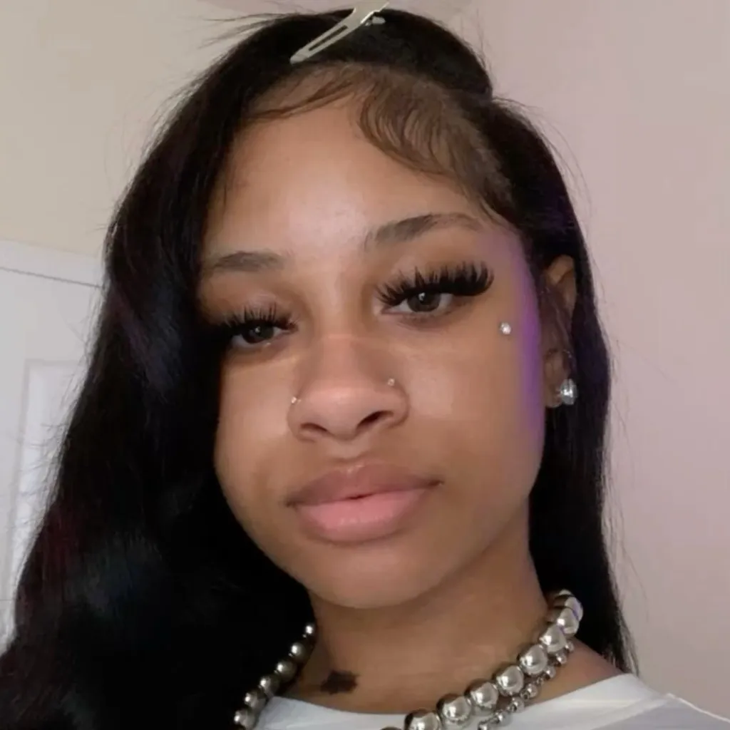 chat with ai character: Legacy 