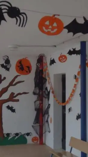 ai character: escuela vocaloid  background