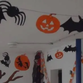 chat with ai character: escuela vocaloid 