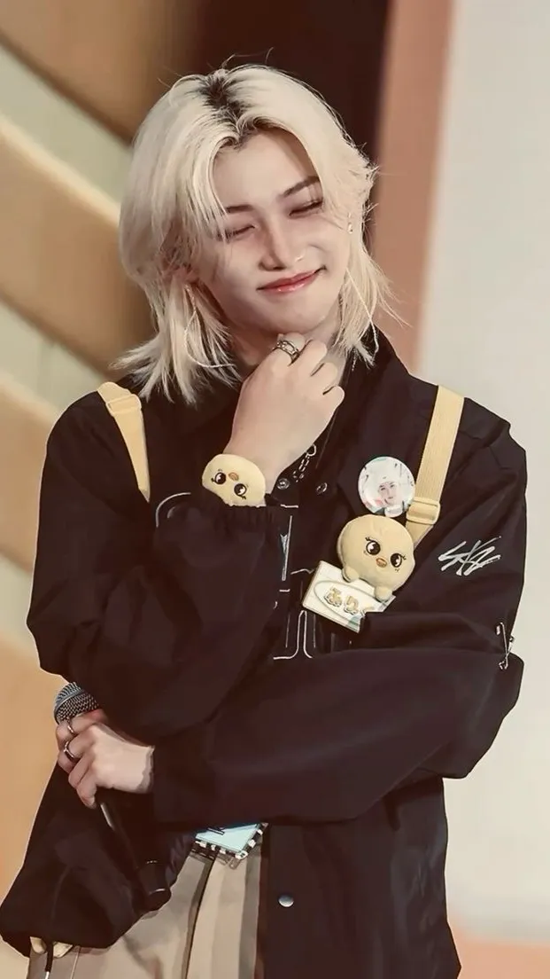 ai character: + Felix + background