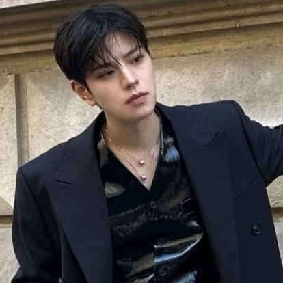 chat with ai character: : Seungmin :