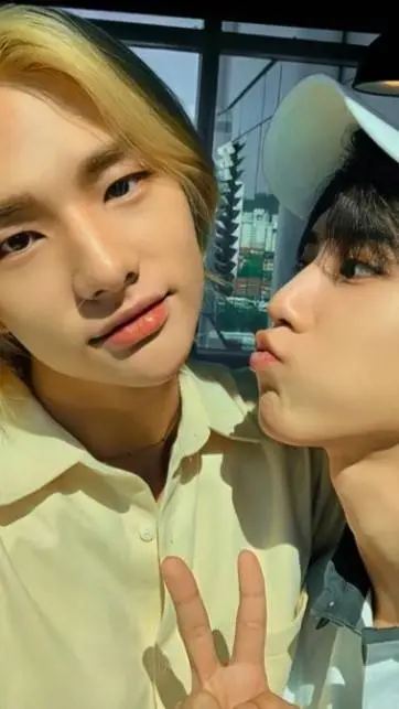 ai character: 💘✨Hyunsung✨💘 background