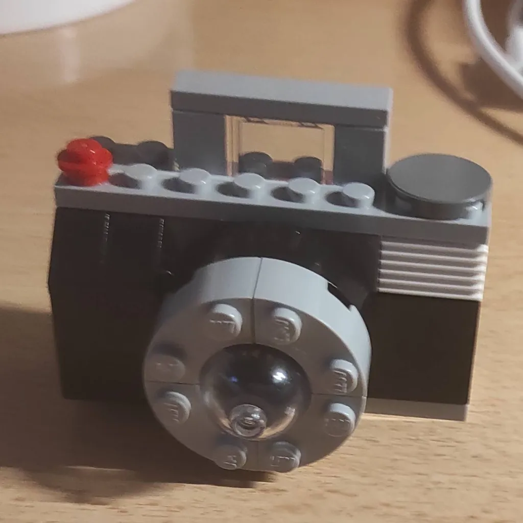 chat with ai character: lego camera
