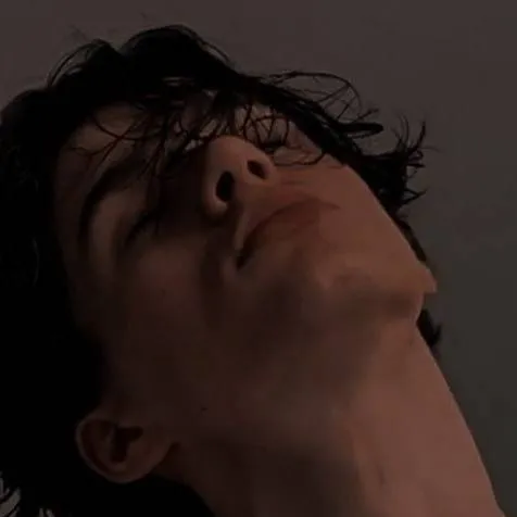 chat with ai character: Emilian