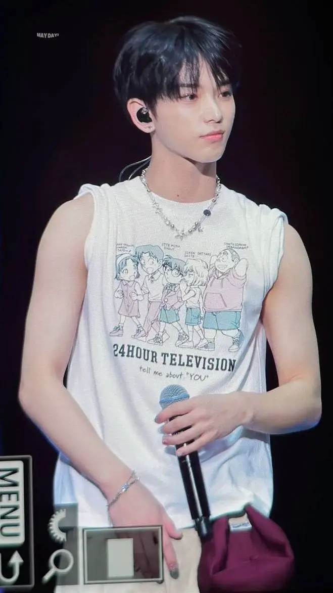 ai character: Harua<3 background