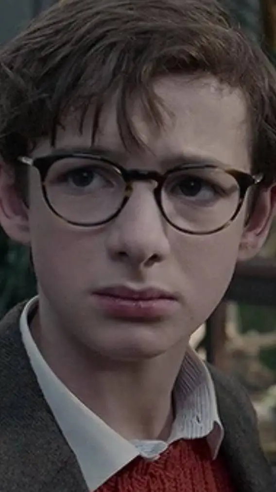 ai character: klaus 13yo (soue) background