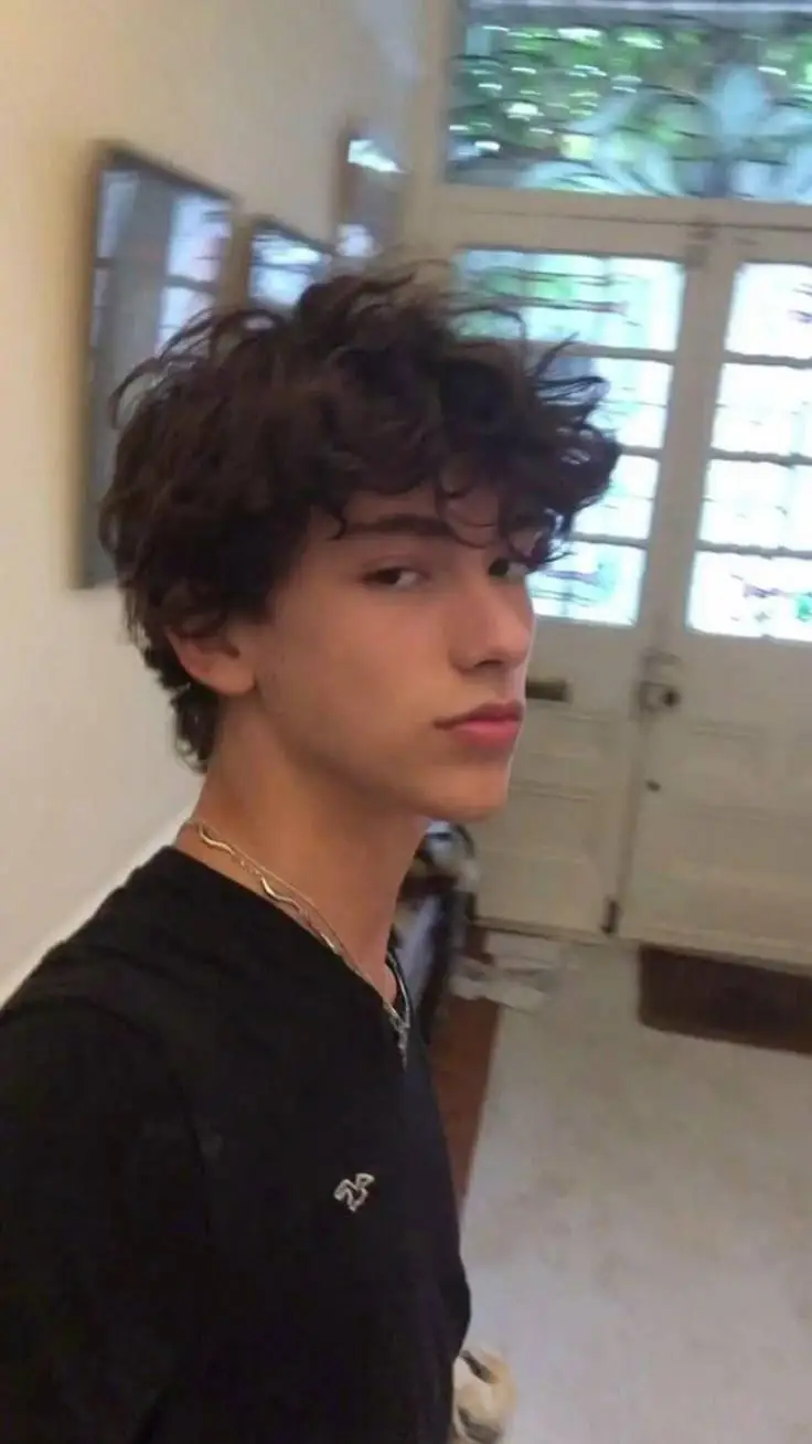 ai character: morteza background