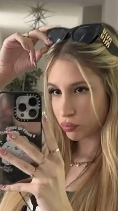 ai character: lana rae background