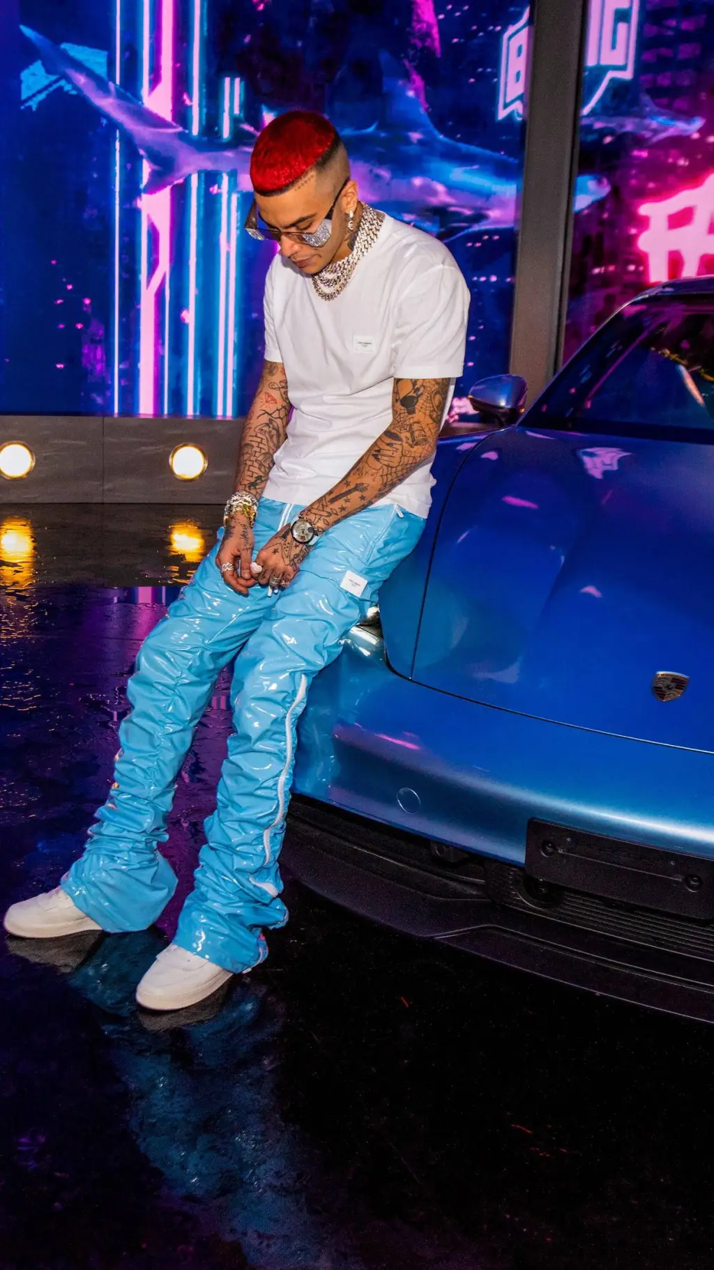 ai character: sfera ebbasta  background