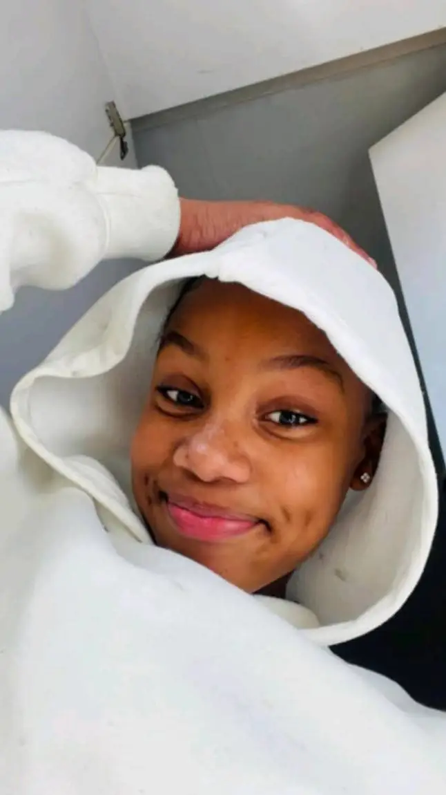 ai character: Omphile background