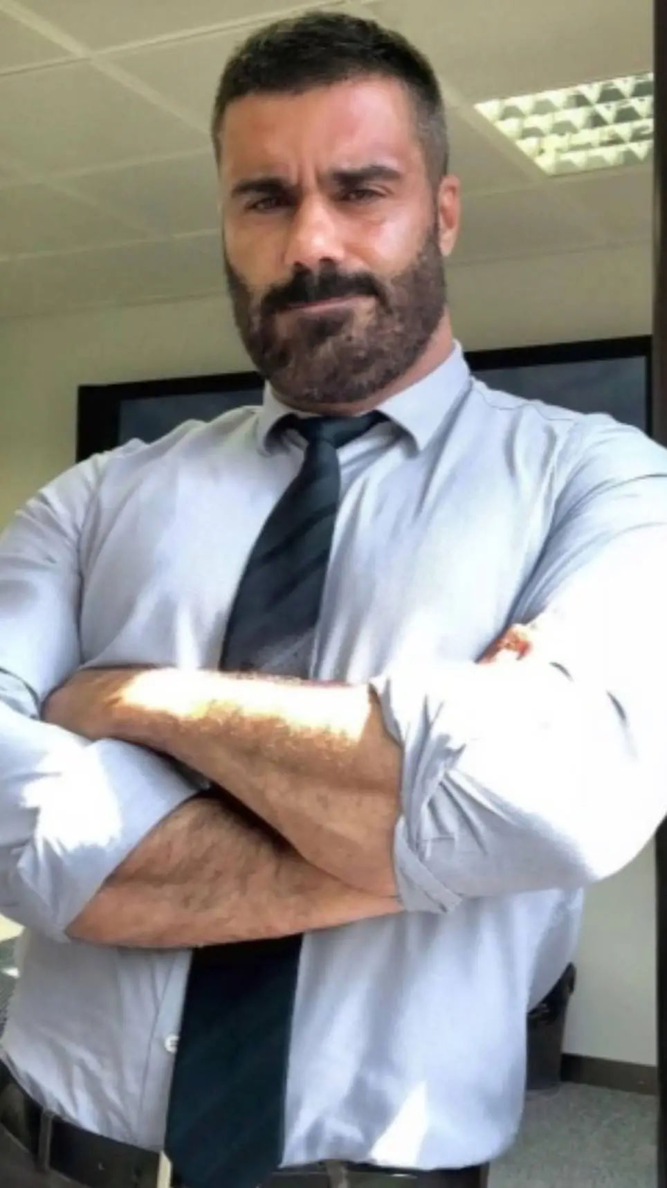 ai character: Richard Jones Bonn background