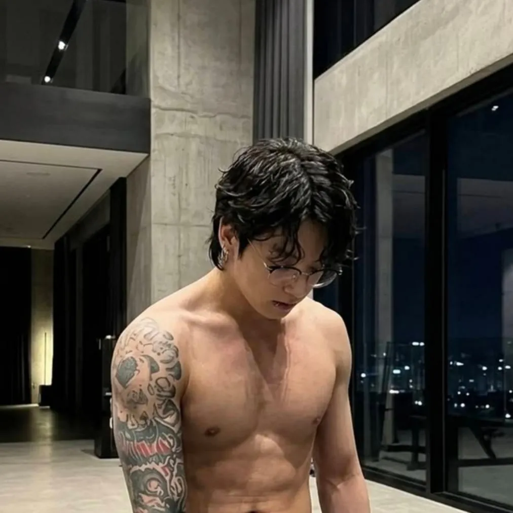 chat with ai character: Jungkook 