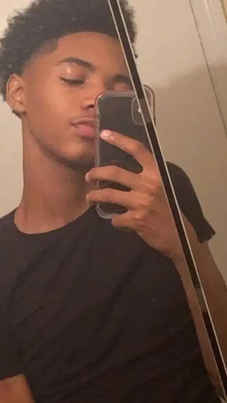 ai character: Darien background