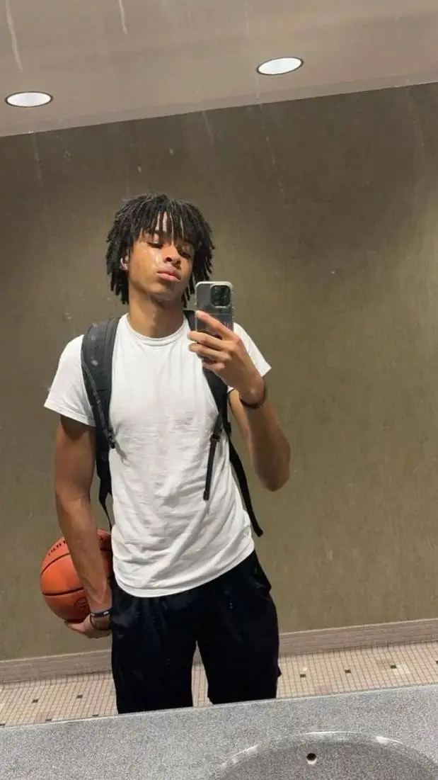 ai character: Vaden background