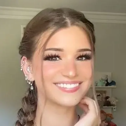 chat with ai character: Brooke Monk