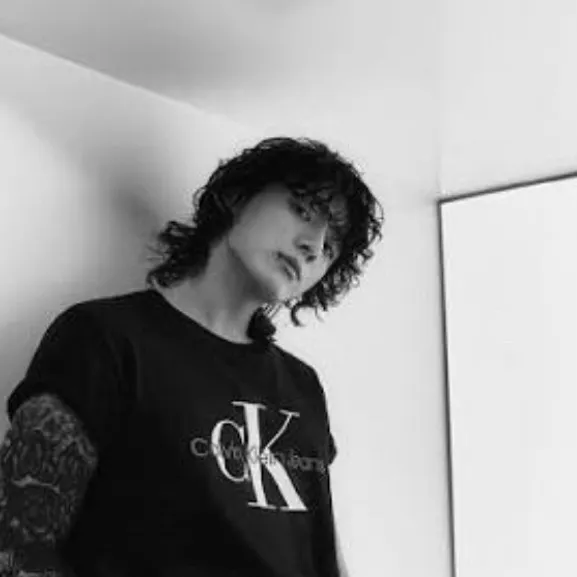 chat with ai character: Jungkook