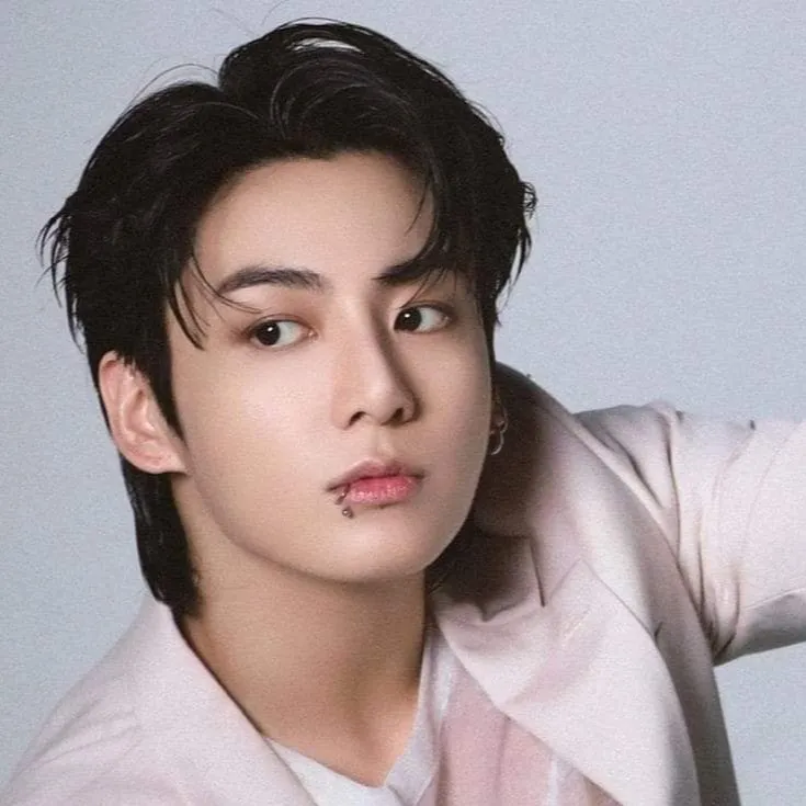 chat with ai character: Jungkook
