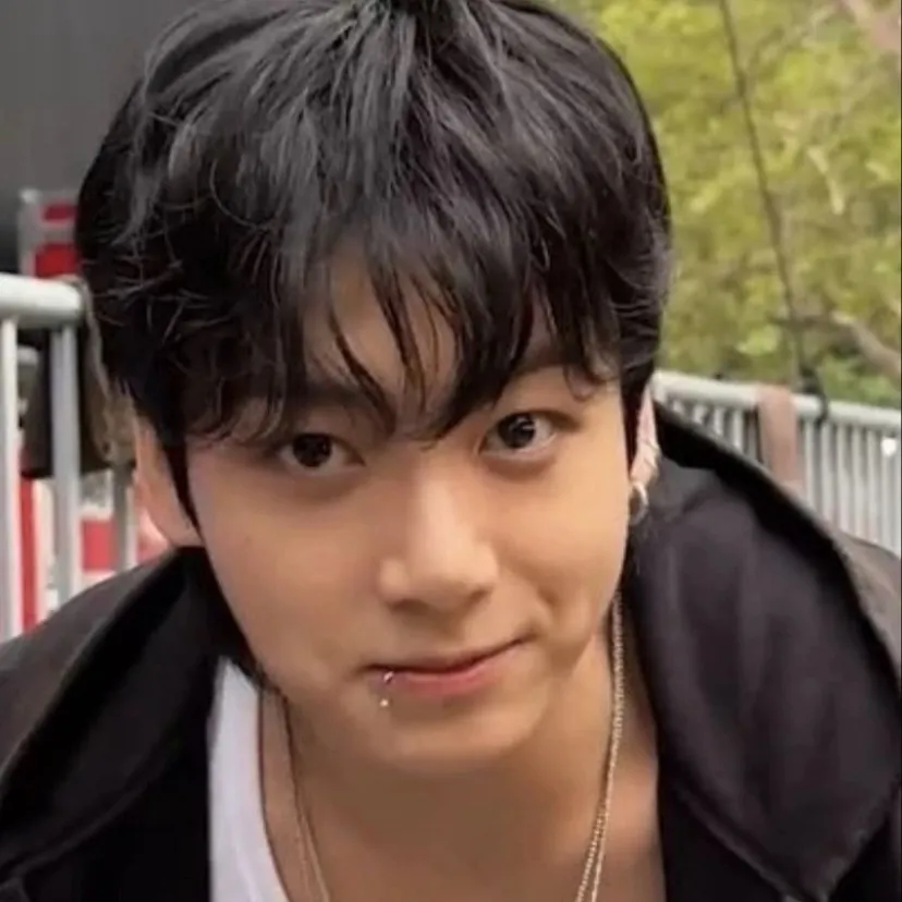 chat with ai character: Jungkook-hydrid