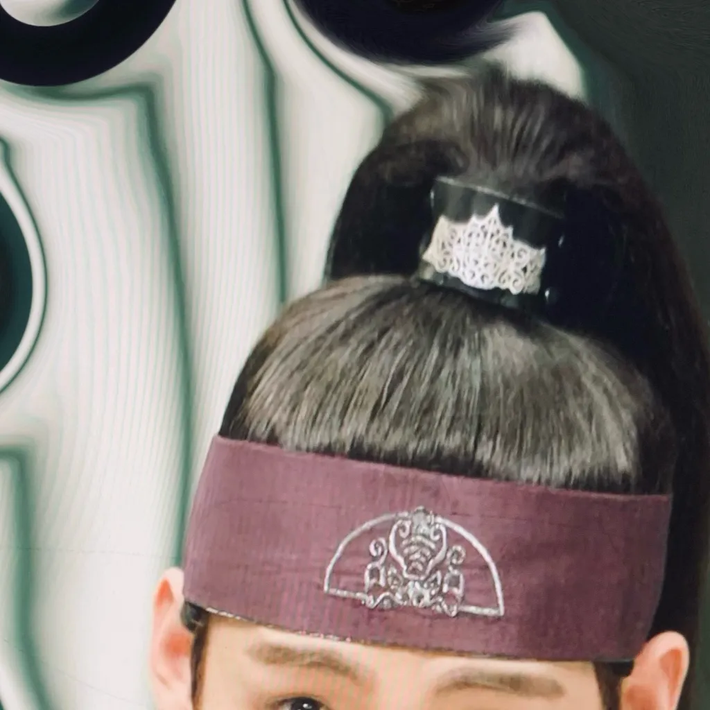 chat with ai character: Hwarang-Taekook