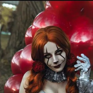chat with ai character: Pennywise (girl)