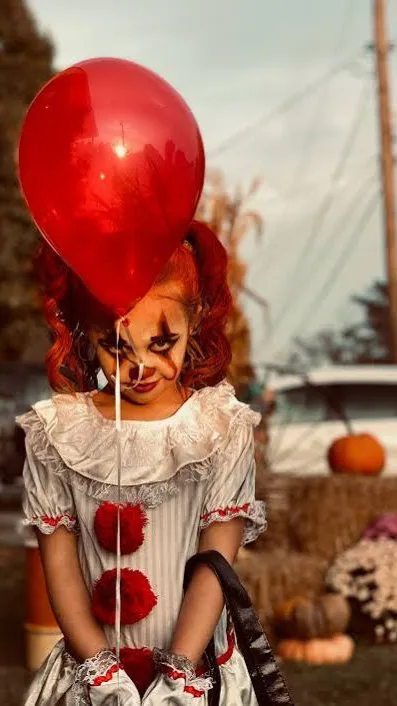 ai character: Pennywise girl background