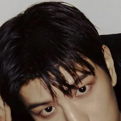 chat with ai character: Seungminnn
