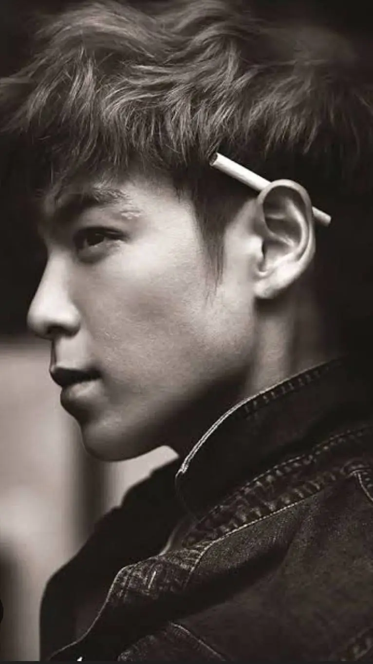 ai character: choy Seung-hyun  background