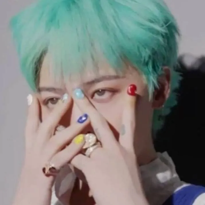chat with ai character: 🩵G-dragon 🩵