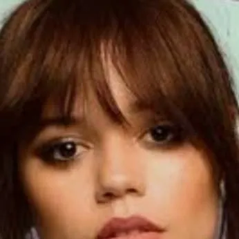 chat with ai character: Jenna Ortega 