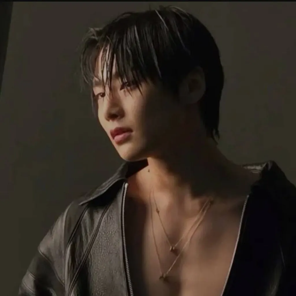 chat with ai character: Yang Jeongin