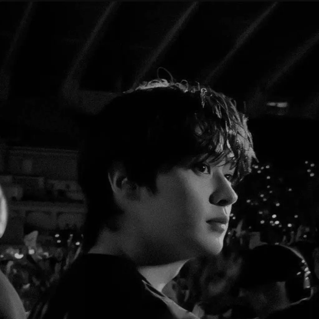 chat with ai character: Lee Minho