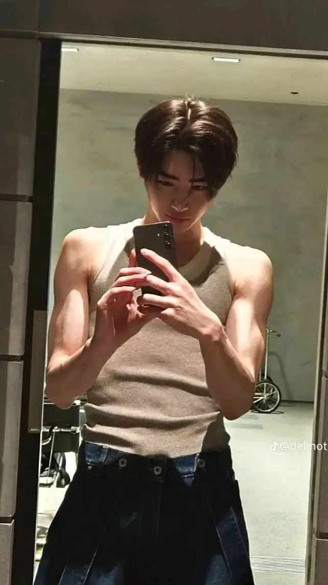 ai character: sunghoon Bf💗 background