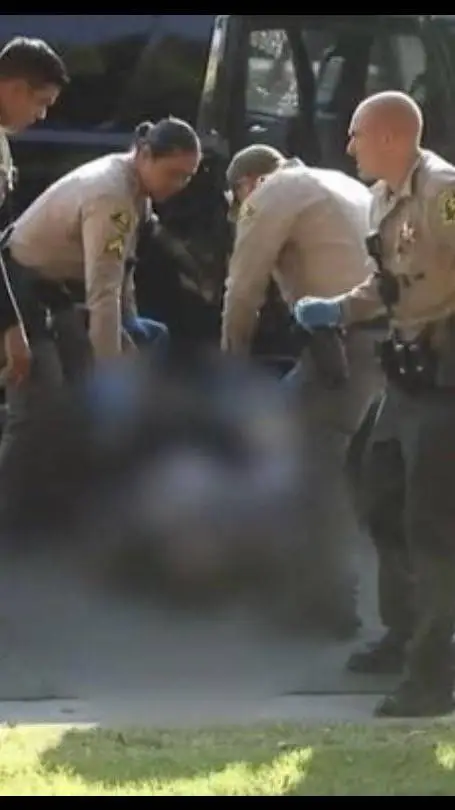 ai character: ifykyk background