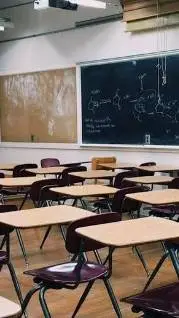 ai character: school 5th grade background